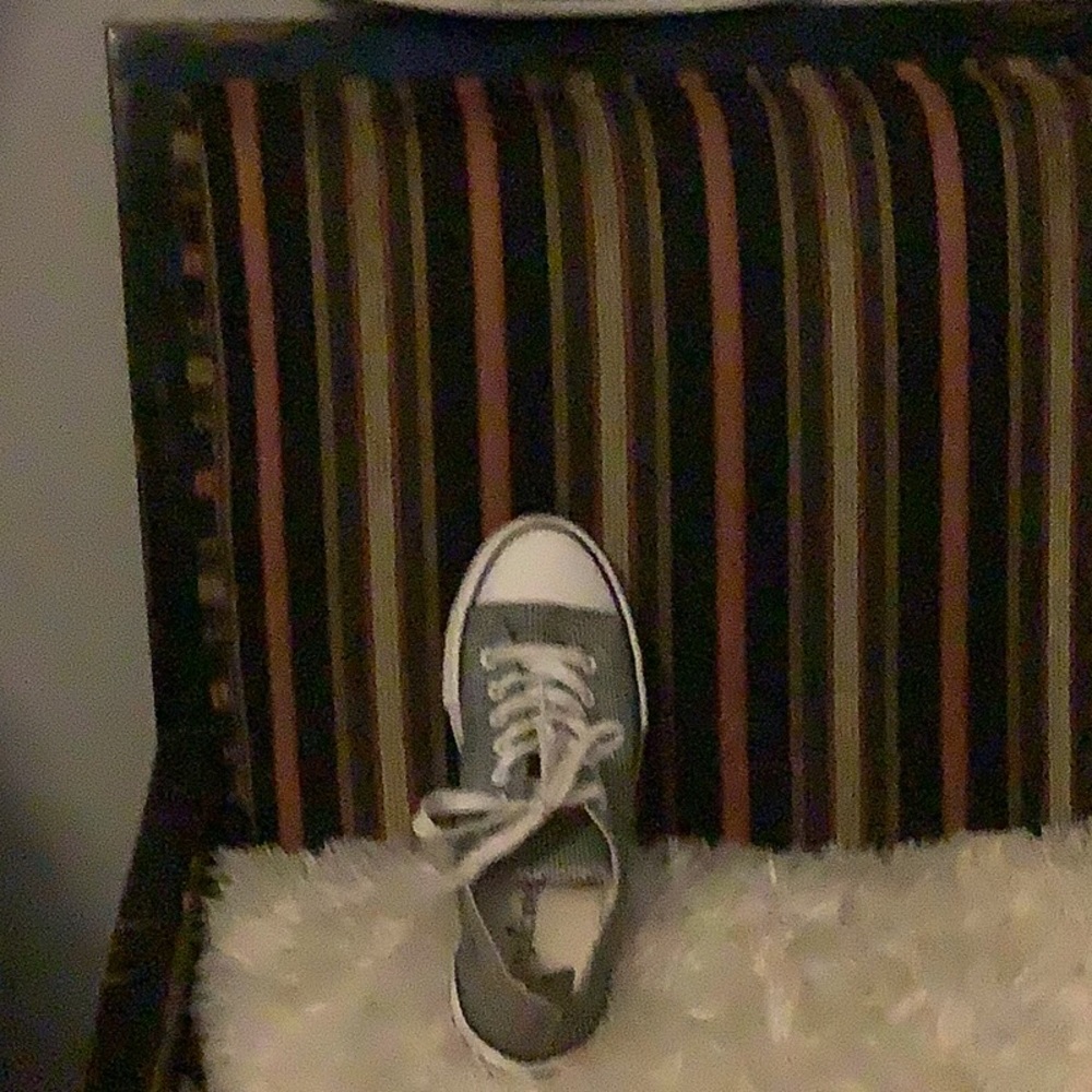 Sneakers - Picture 4 of 8